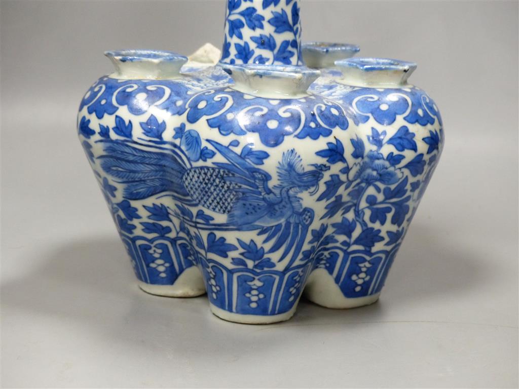 A Chinese blue and white tulip vase, height 24cm